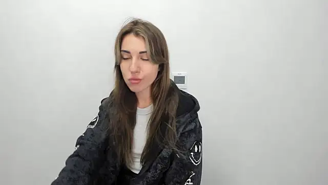 Snapshot of Summmmersky chatting on 01.29.25 Summmmersky online show from 01.29.25