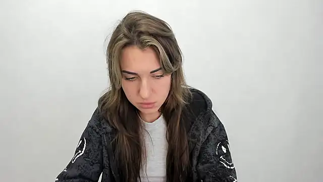 Snapshot of Summmmersky chatting on 01.29.25 Summmmersky online show from 01.29.25