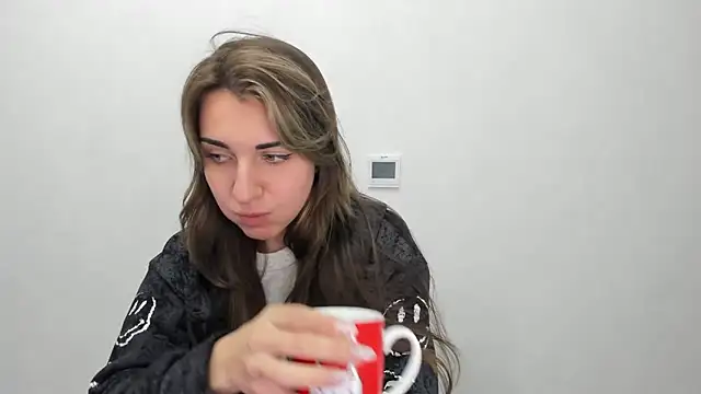 Snapshot of Summmmersky chatting on 01.29.25 Summmmersky online show from 01.29.25