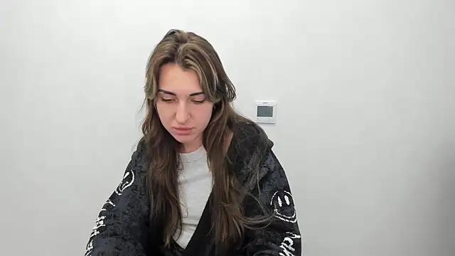 Snapshot of Summmmersky chatting on 01.31.25 Summmmersky online show from 01.31.25