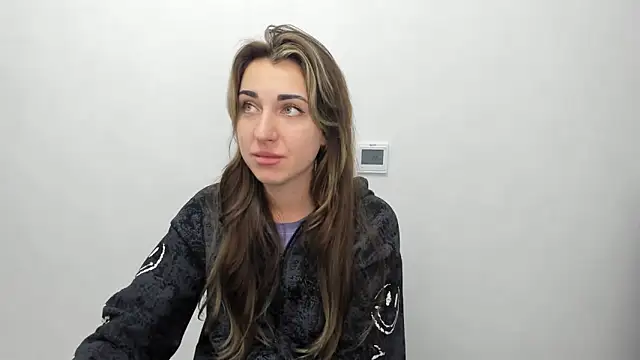 Snapshot of Summmmersky chatting on 02.01.25 Summmmersky online show from 02.01.25