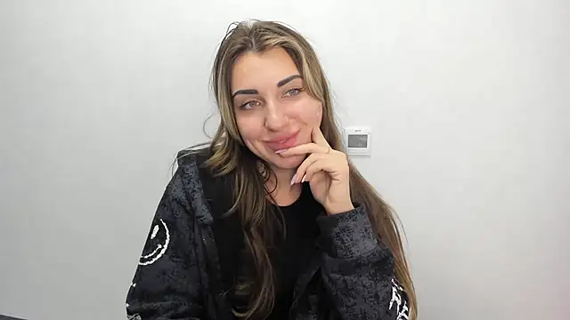 Snapshot of Summmmersky chatting on 02.08.25 Summmmersky online show from 02.08.25