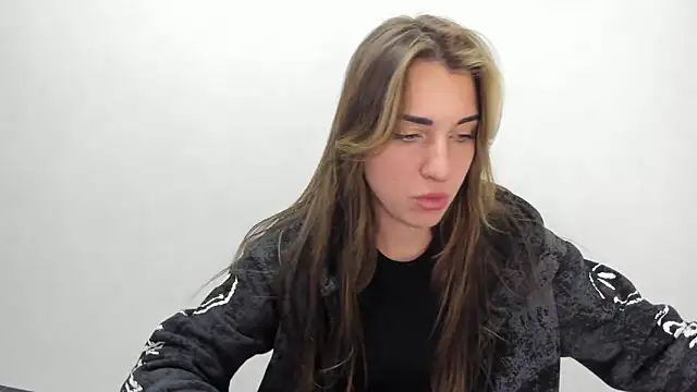 Snapshot of Summmmersky chatting on 02.09.25 Summmmersky online show from 02.09.25