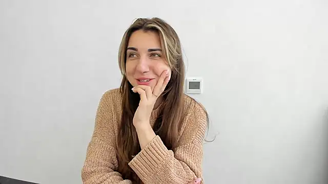 Snapshot of Summmmersky chatting on 02.17.25 Summmmersky online show from 02.17.25