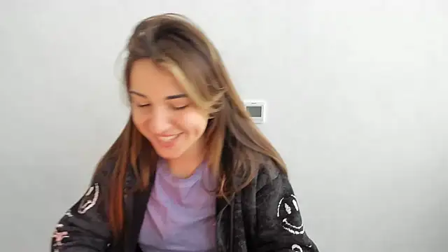 Snapshot of Summmmersky chatting on 02.28.25 Summmmersky online show from 02.28.25