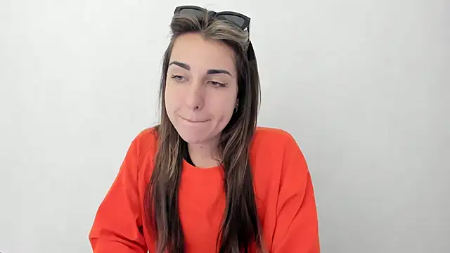 Snapshot of Summmmersky chatting on 03.09.25 Summmmersky online show from 03.09.25