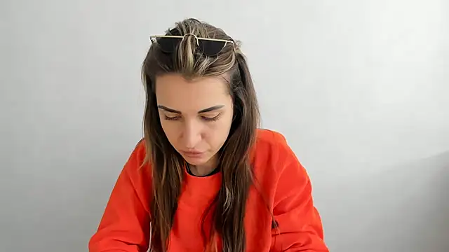 Snapshot of Summmmersky chatting on 03.11.25 Summmmersky online show from 03.11.25