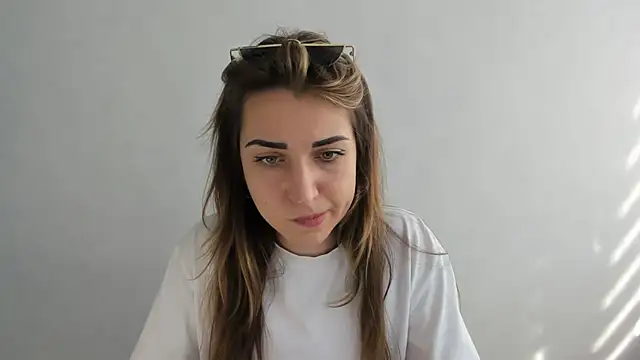 Snapshot of Summmmersky chatting on 03.14.25 Summmmersky online show from 03.14.25