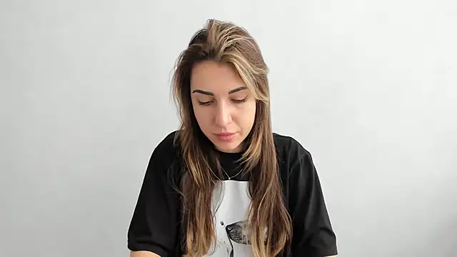 Snapshot of Summmmersky chatting on 03.15.25 Summmmersky online show from 03.15.25