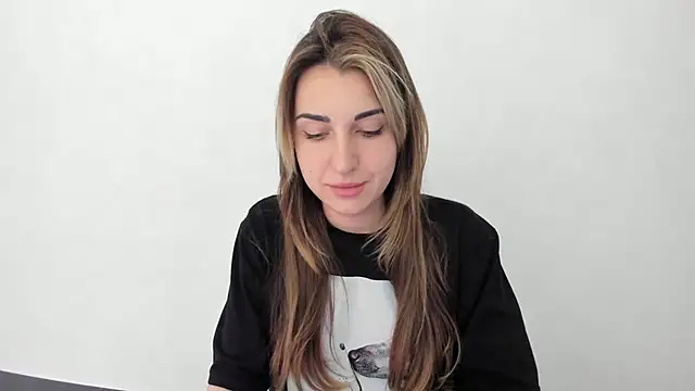 Snapshot of Summmmersky chatting on 03.15.25 Summmmersky online show from 03.15.25