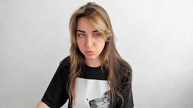 Snapshot of Summmmersky chatting on 03.16.25 Summmmersky online show from 03.16.25