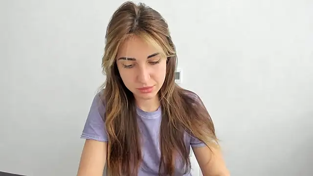 Snapshot of Summmmersky chatting on 03.17.25 Summmmersky online show from 03.17.25