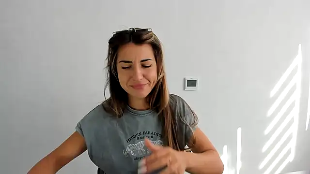 Snapshot of Summmmersky chatting on 09.14.25 Summmmersky online show from 09.14.25