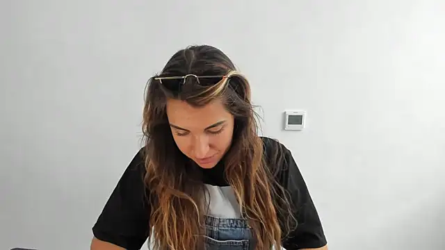 Snapshot of Summmmersky chatting on 09.25.25 Summmmersky online show from 09.25.25