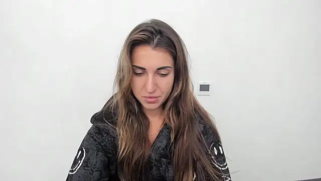 Snapshot of Summmmersky chatting on 10.04.25 Summmmersky online show from 10.04.25