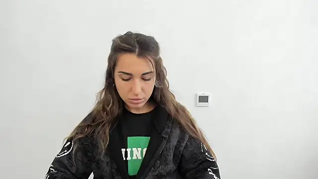 Snapshot of Summmmersky chatting on 10.07.25 Summmmersky online show from 10.07.25