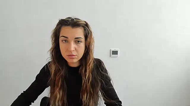 Snapshot of Summmmersky chatting on 10.23.25 Summmmersky online show from 10.23.25