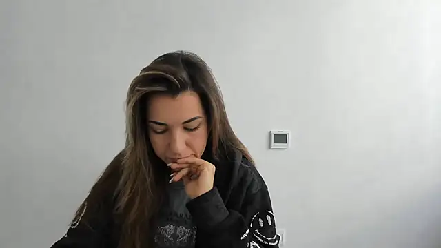 Snapshot of Summmmersky chatting on 10.30.25 Summmmersky online show from 10.30.25