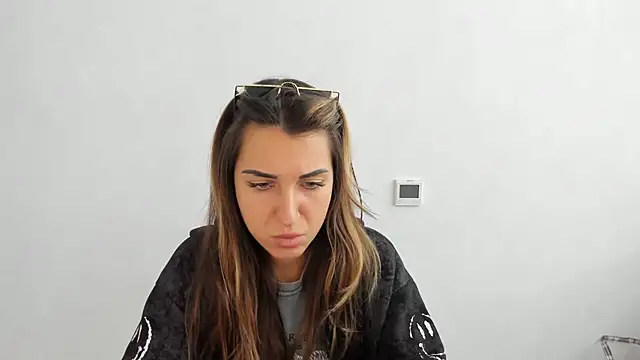 Snapshot of Summmmersky chatting on 11.01.25 Summmmersky online show from 11.01.25