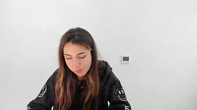 Snapshot of Summmmersky chatting on 11.07.25 Summmmersky online show from 11.07.25