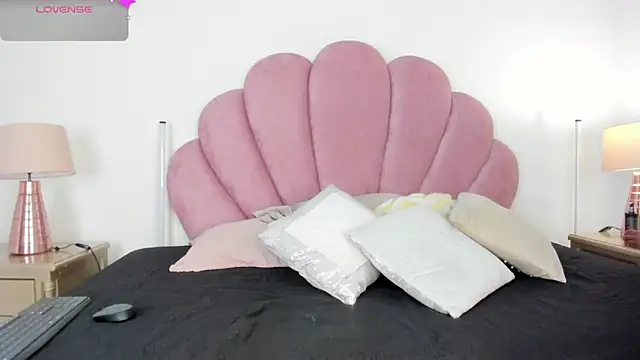 Paytonferrara online show from 03.12.26