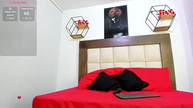 Snapshot of Abbyadams chatting on 10.08.25 Abbyadams online show from 10.08.25