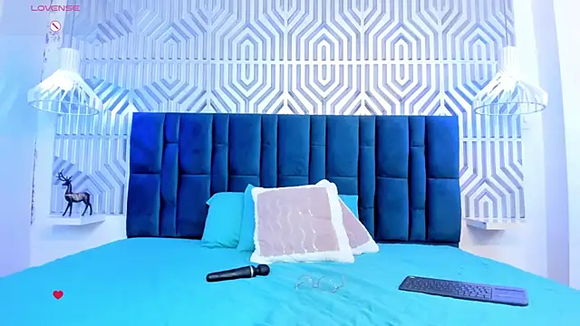 Snapshot of Abbyadams chatting on 10.31.25 Abbyadams online show from 10.31.25