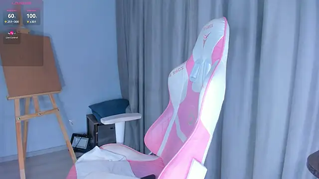 Snapshot of JennyWoody chatting on 01.18.25 JennyWoody online show from 01.18.25