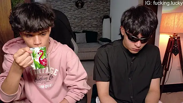 MyLatinHotBoys online show from 04.25.26