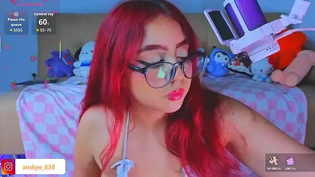 Snapshot of AnngelaSkye chatting on 10.08.25 AnngelaSkye online show from 10.08.25