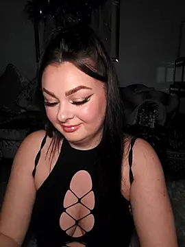 Snapshot of Britishbella chatting on 10.31.25 Britishbella online show from 10.31.25