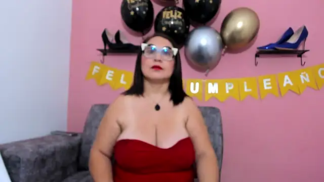 Snapshot of Karo_11_ chatting on 10.29.25 Karo 11 online show from 10.29.25