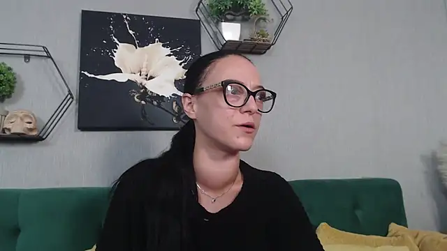 Snapshot of IzabelllNoir chatting on 10.08.25 IzabelllNoir online show from 10.08.25