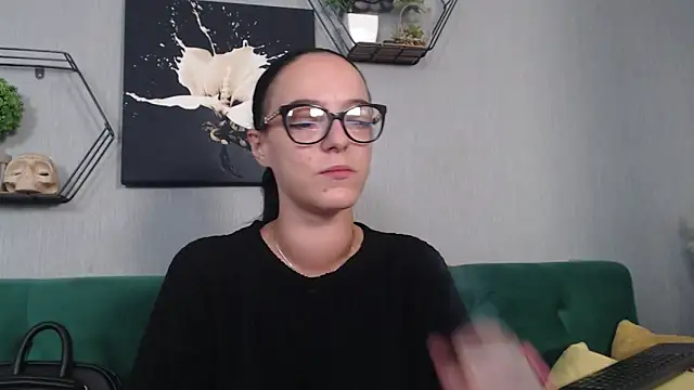 Snapshot of IzabelllNoir chatting on 10.09.25 IzabelllNoir online show from 10.09.25