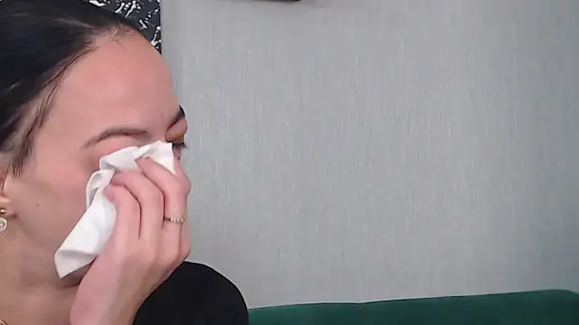 Snapshot of IzabelllNoir chatting on 10.12.25 IzabelllNoir online show from 10.12.25