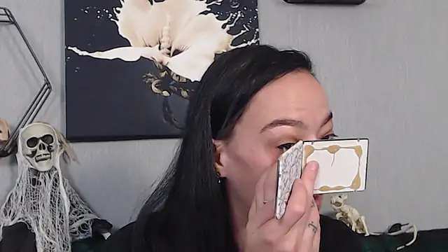 Snapshot of IzabelllNoir chatting on 10.15.25 IzabelllNoir online show from 10.15.25