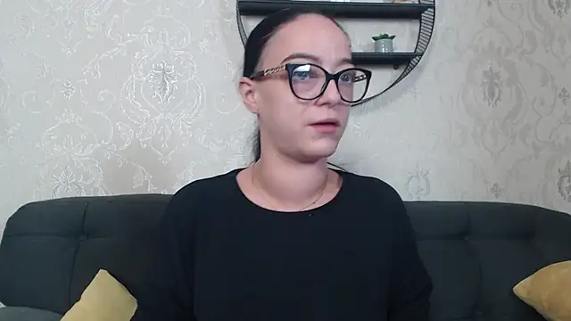 Snapshot of IzabelllNoir chatting on 11.08.25 IzabelllNoir online show from 11.08.25