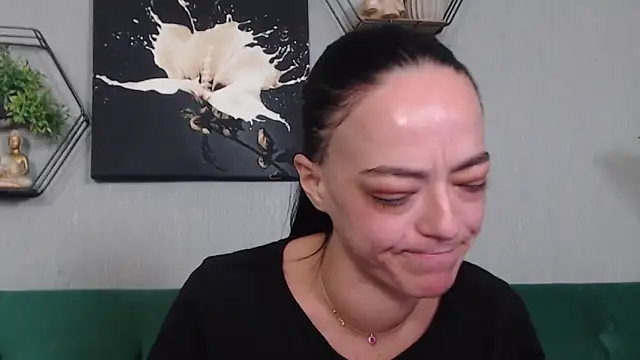 Snapshot of IzabelllNoir chatting on 02.10.26 IzabelllNoir online show from 02.10.26