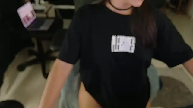 Lucy Fer5 online show from 04.06.26