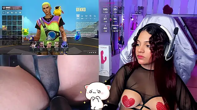 PetiteSophie  online show from 02.14.25