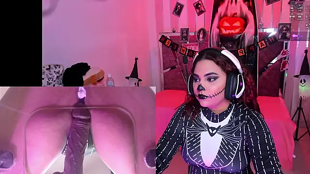 PetiteSophie  online show from 10.19.25