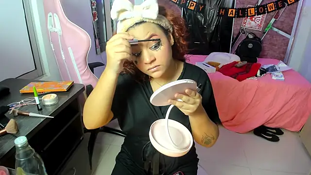 PetiteSophie  online show from 10.26.25