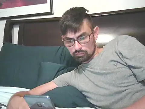 Snapshot of spence204011 chatting on 11.23.25 spence204011 online show from 11.23.25