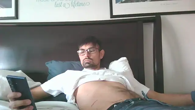 Snapshot of spence204011 chatting on 02.14.26 spence204011 online show from 02.14.26