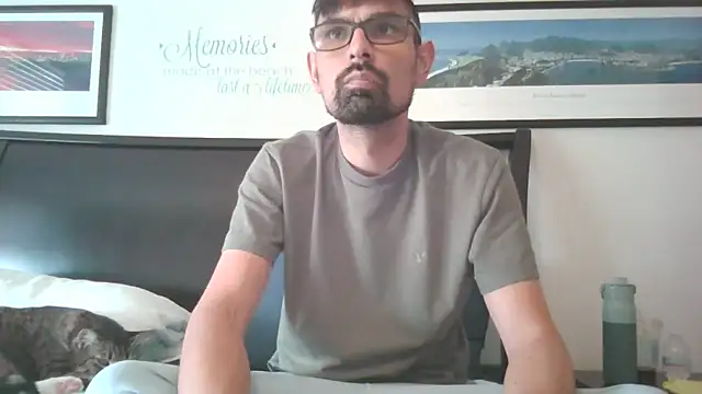 Snapshot of spence204011 chatting on 03.15.26 spence204011 online show from 03.15.26