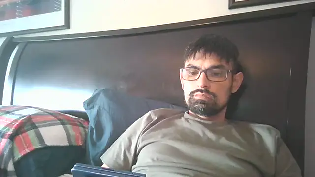 Snapshot of spence204011 chatting on 06.25.26 spence204011 online show from 06.25.26