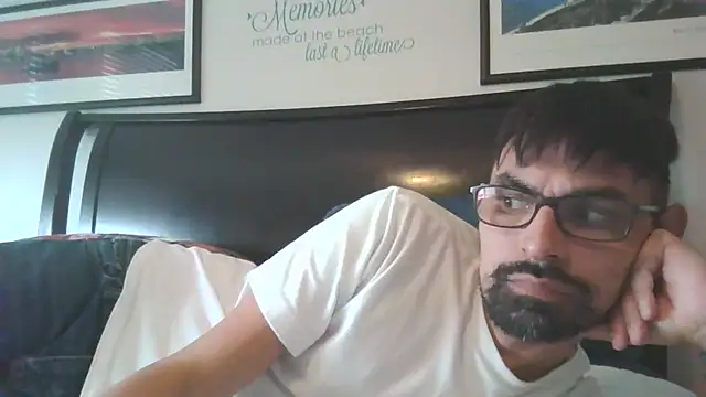 Snapshot of spence204011 chatting on 06.26.26 spence204011 online show from 06.26.26