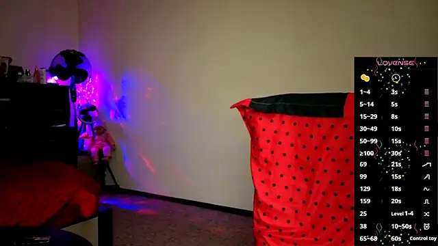 Snapshot of YourDreamLoverr chatting on 10.17.25 YourDreamLoverr online show from 10.17.25