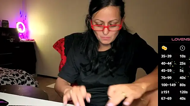 Snapshot of YourDreamLoverr chatting on 11.13.25 YourDreamLoverr online show from 11.13.25