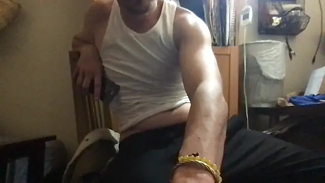 Snapshot of buckaztecc chatting on 10.28.25 buckaztecc online show from 10.28.25